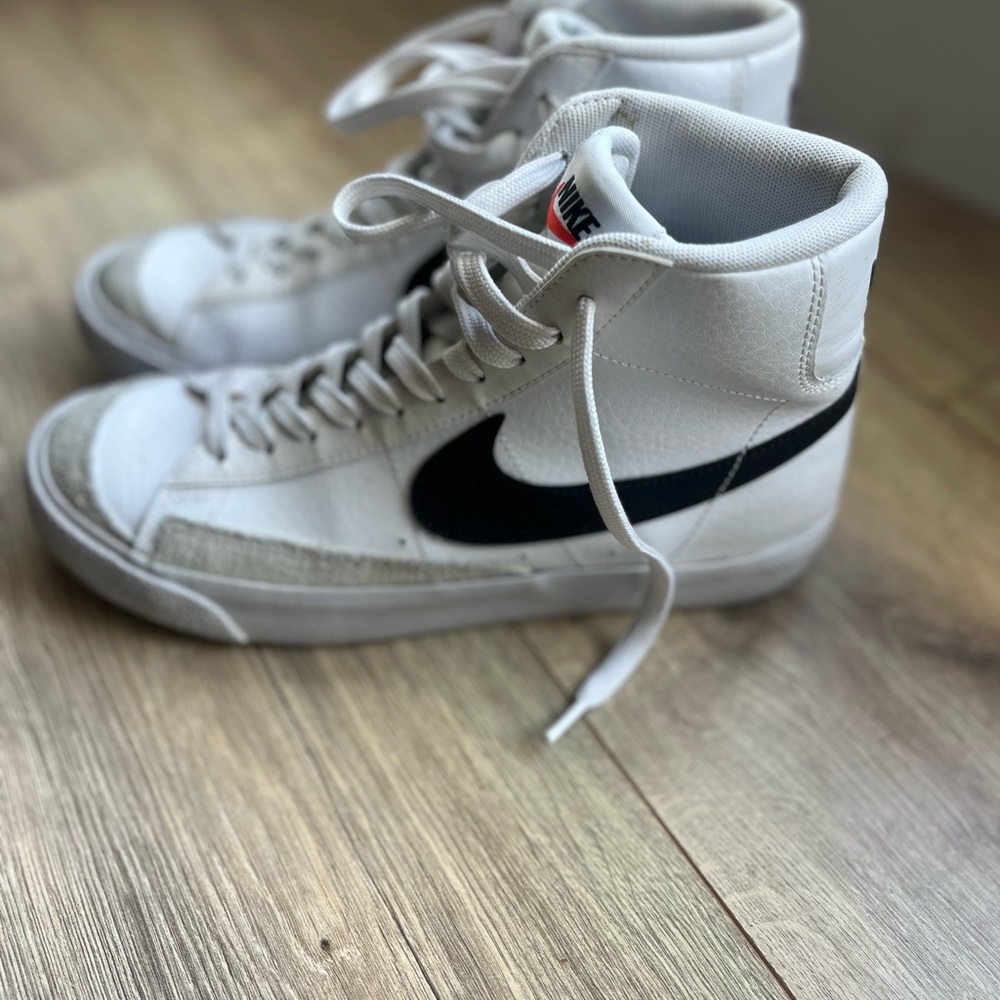 Nike Blazer Classic White and Black High-Tops size 6Y